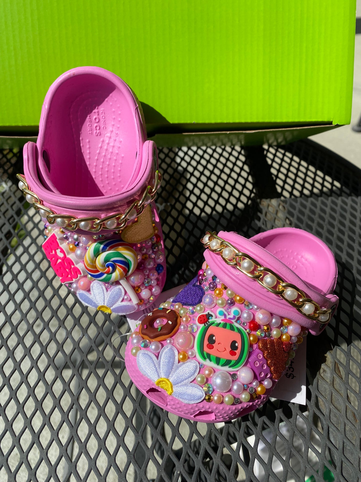 “Glamour” kid Crocs