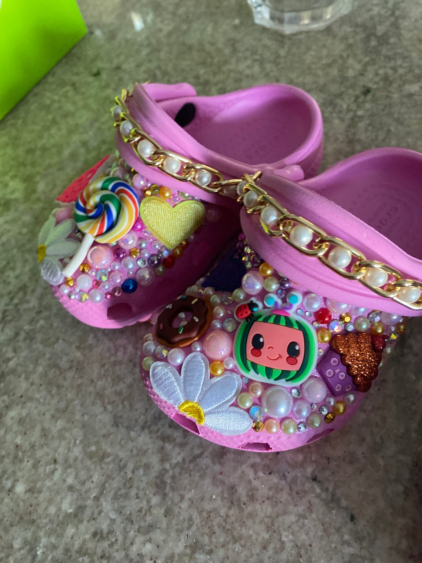 “Glamour” kid Crocs